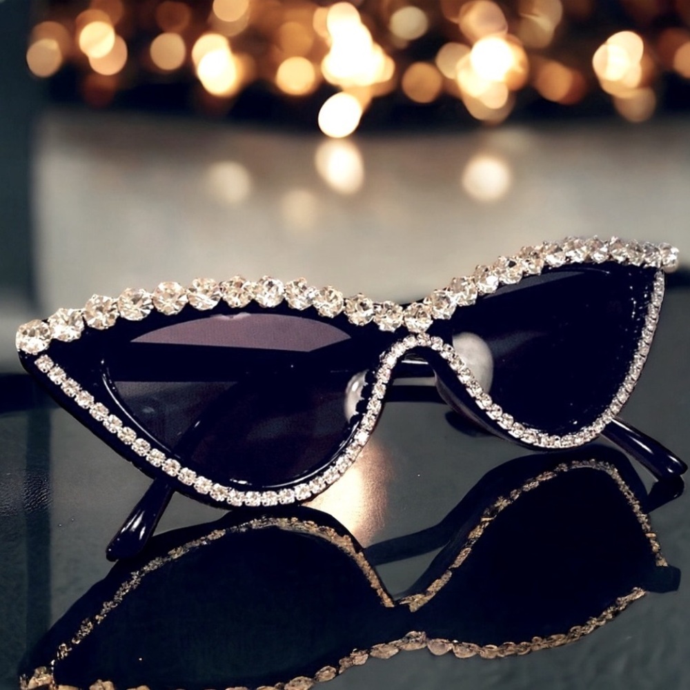Rhinestone Cat Eye Sunglasses in Black ~ Brand New - Picture 4 of 9